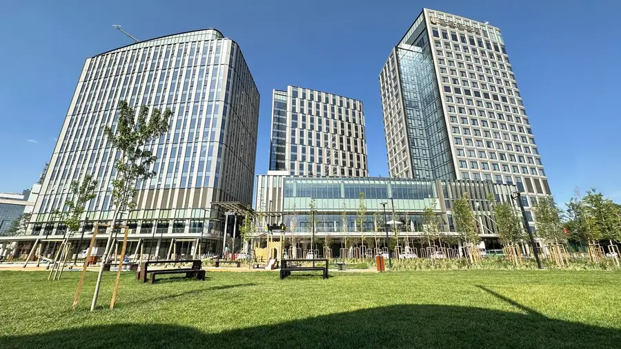 Ijaraga ofis − 380 m²