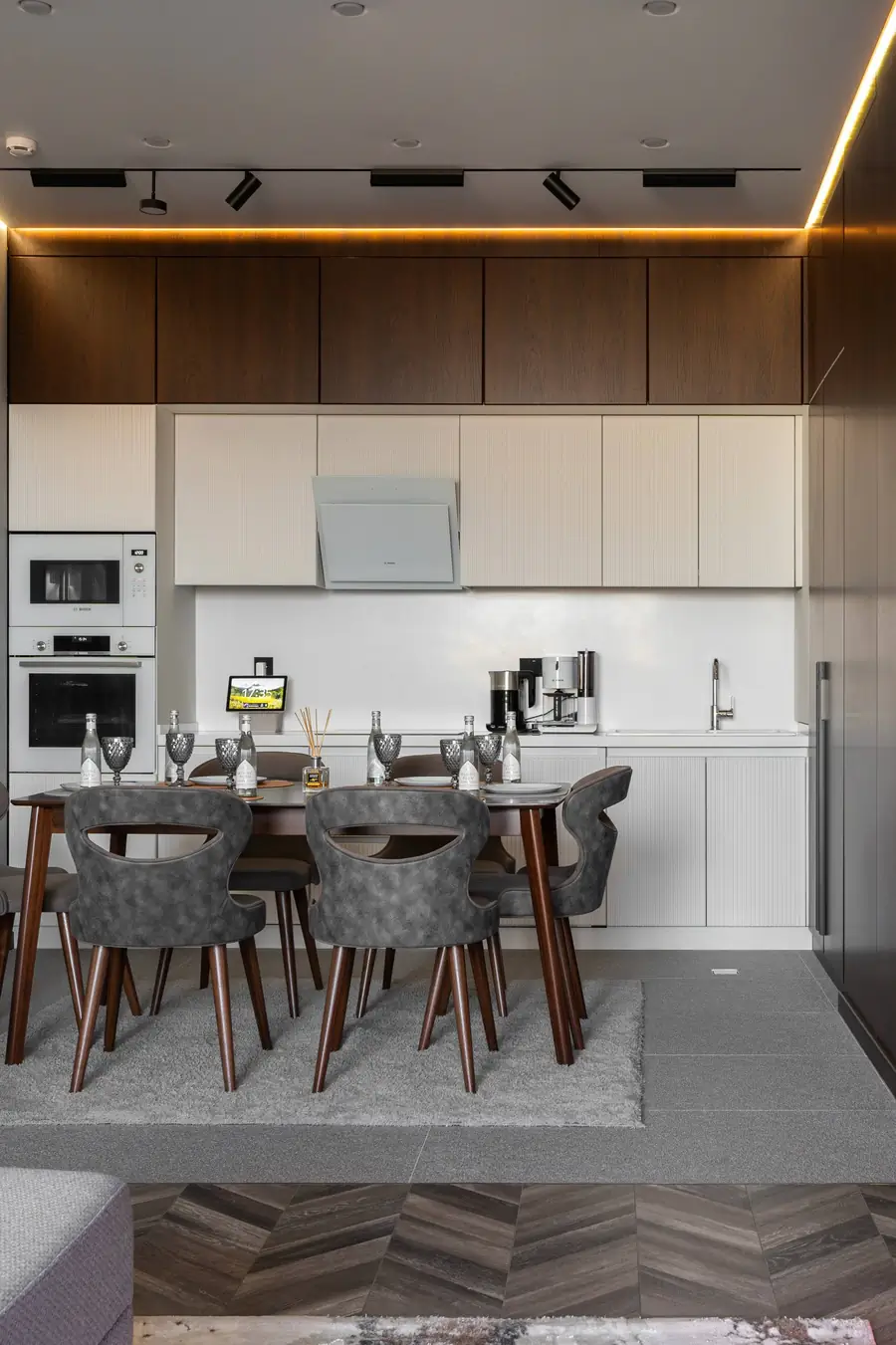 Продается 3-комнатная квартира − 81 м²