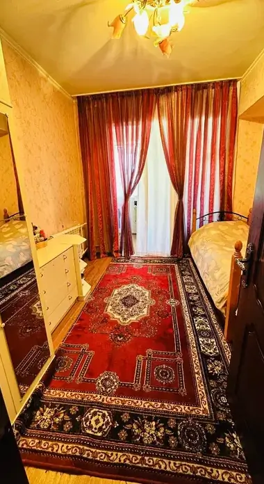 Продается 4-комнатная квартира − 100 м²