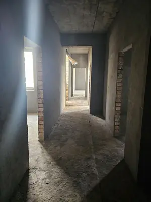 Более 5 xonali kvartira sotiladi − 188 m²