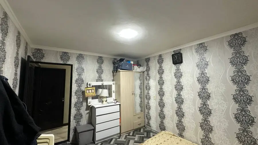 3 xonali kvartira sotiladi − 67.6 m²