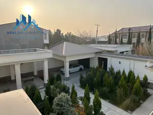 3 qavatli uy sotiladi − 400 m²