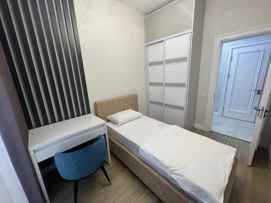 Сдается 3-комнатная квартира − 100 м²