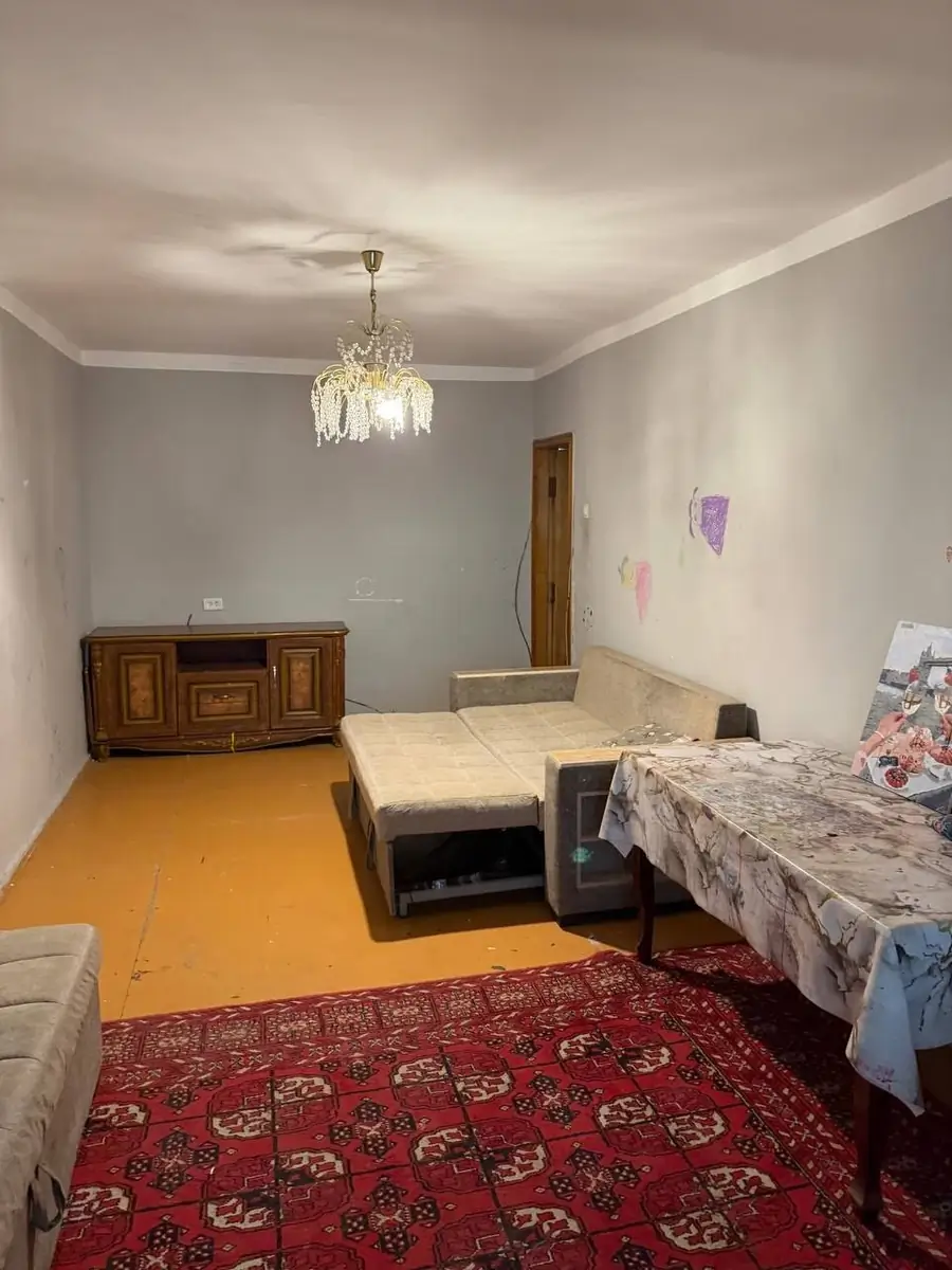 3 xonali kvartira sotiladi − 67 m²