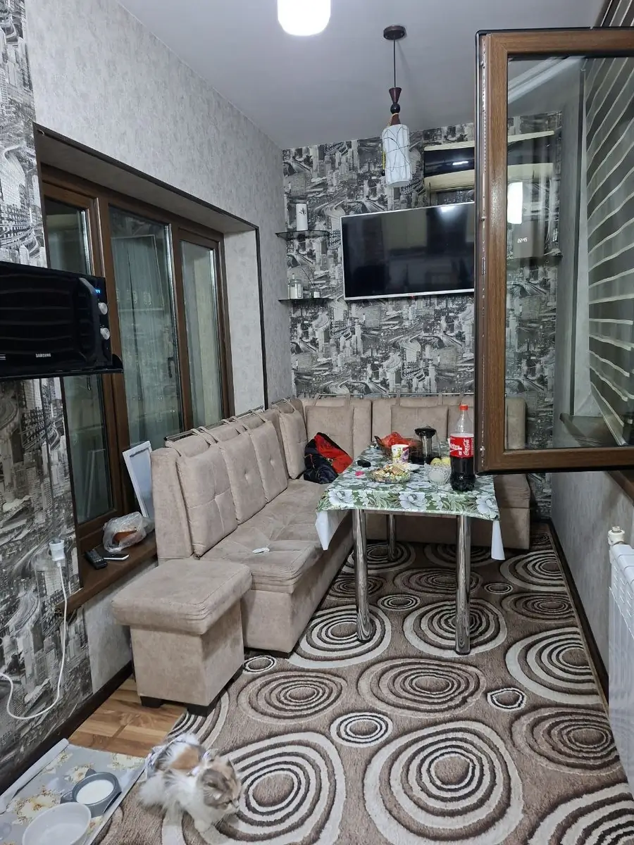 Продается 3-комнатная квартира − 67 м²