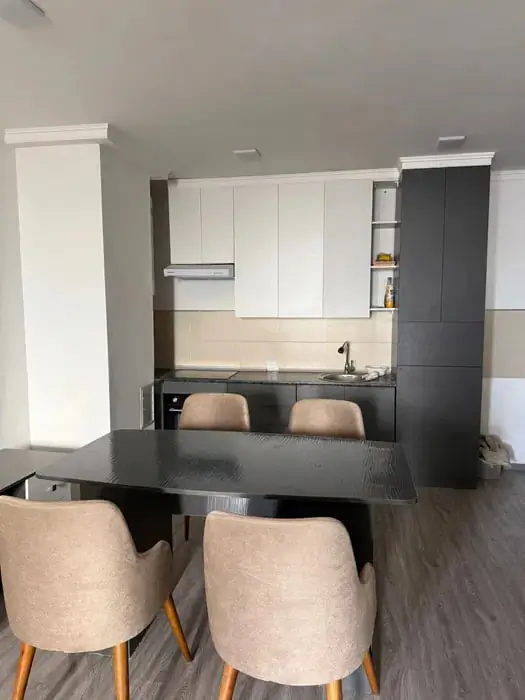 Сдается 4-комнатная квартира − 100 м²