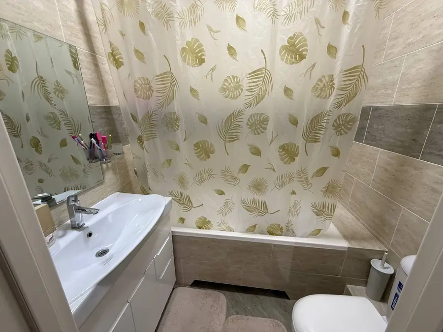 3 xonali kvartira sotiladi − 75 m²