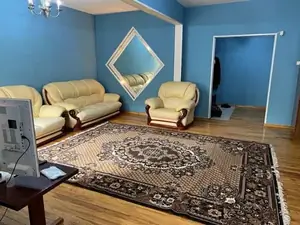 Сдается 3-комнатная квартира − 91 м²