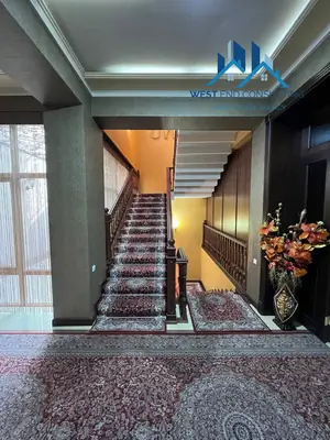 Ijaraga 2 qavatli uy − 300 m²