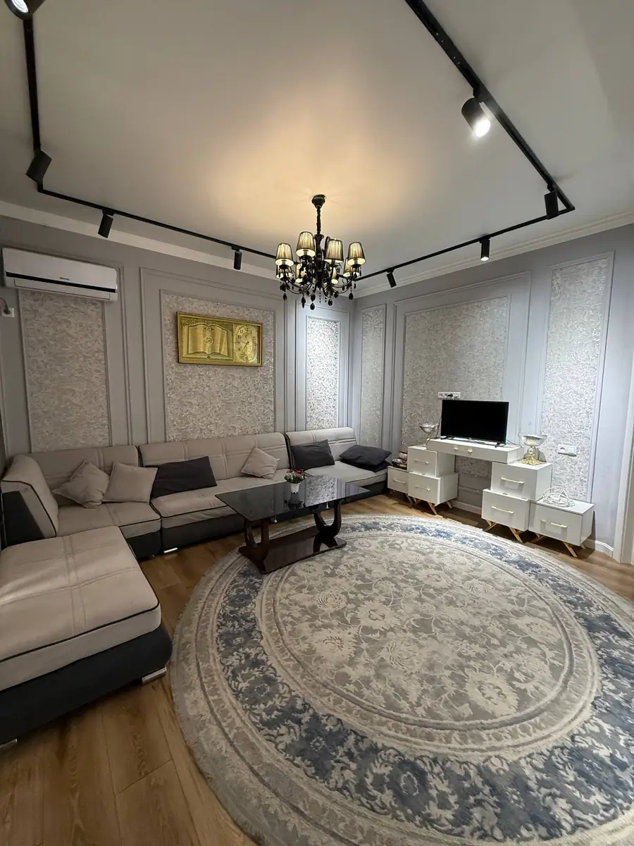 Продается 4-комнатная квартира − 106 м²