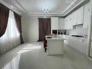 2 qavatli uy sotiladi − 260 m²