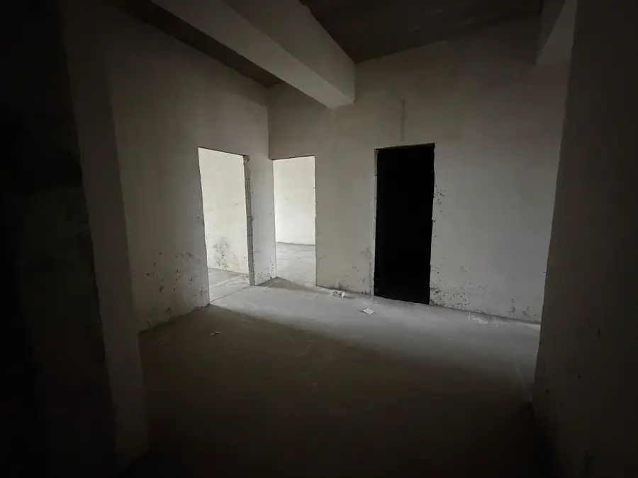 3 xonali kvartira sotiladi − 112 m²