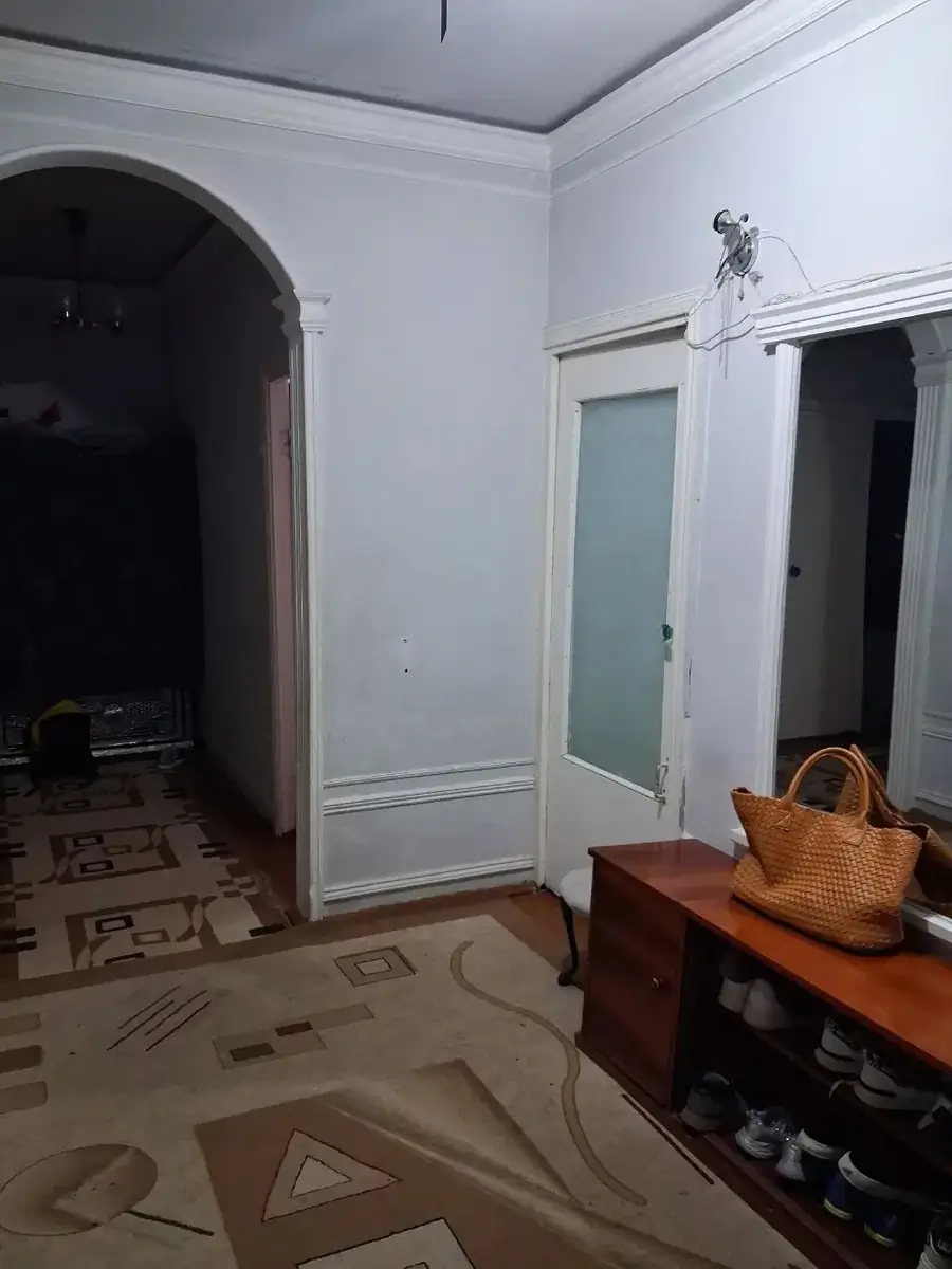 3 xonali kvartira sotiladi − 73 m²