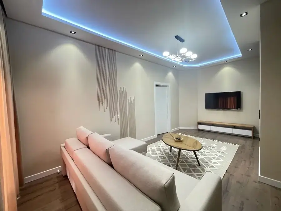 3 xonali kvartira sotiladi − 90 m²