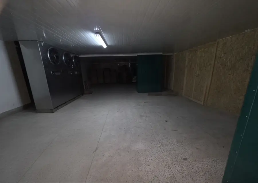 Сдается склад − 900 м²