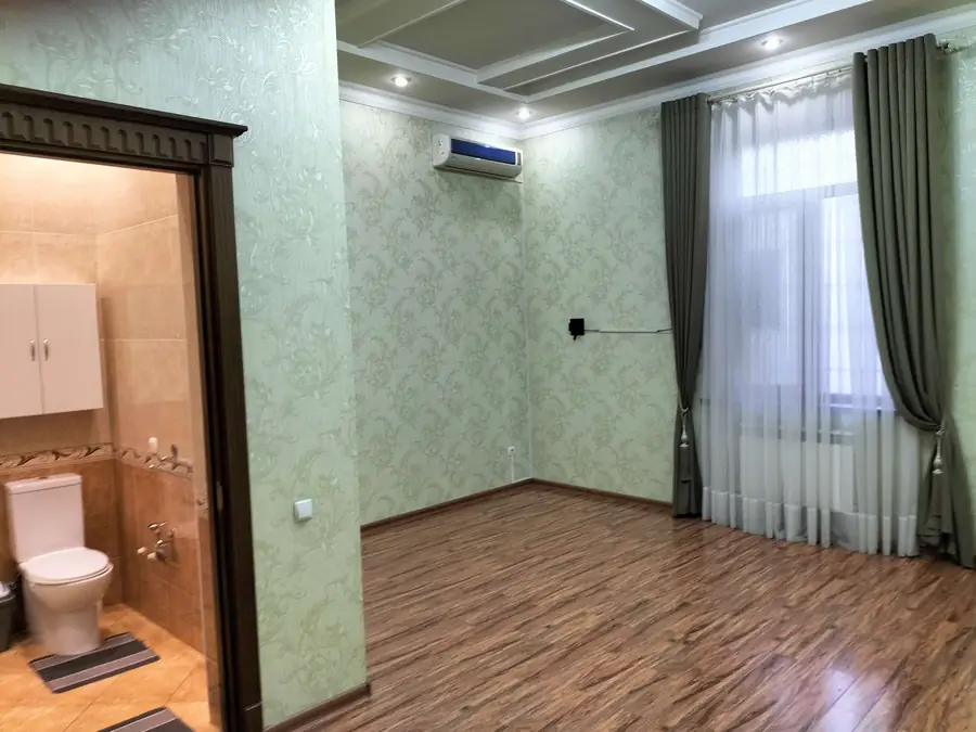 Ijaraga 2 qavatli uy − 200 m²
