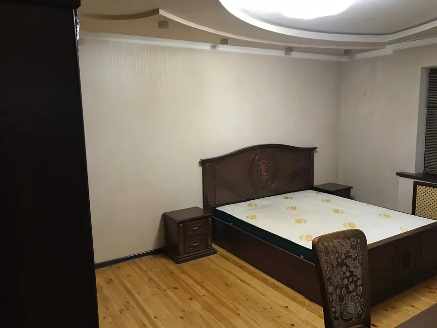 Ijaraga 4 xonali kvartira − 160 m²