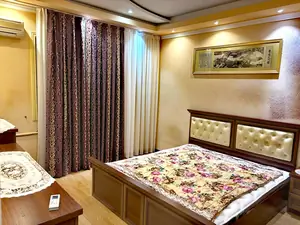 Сдается 2-комнатная квартира − 92 м²