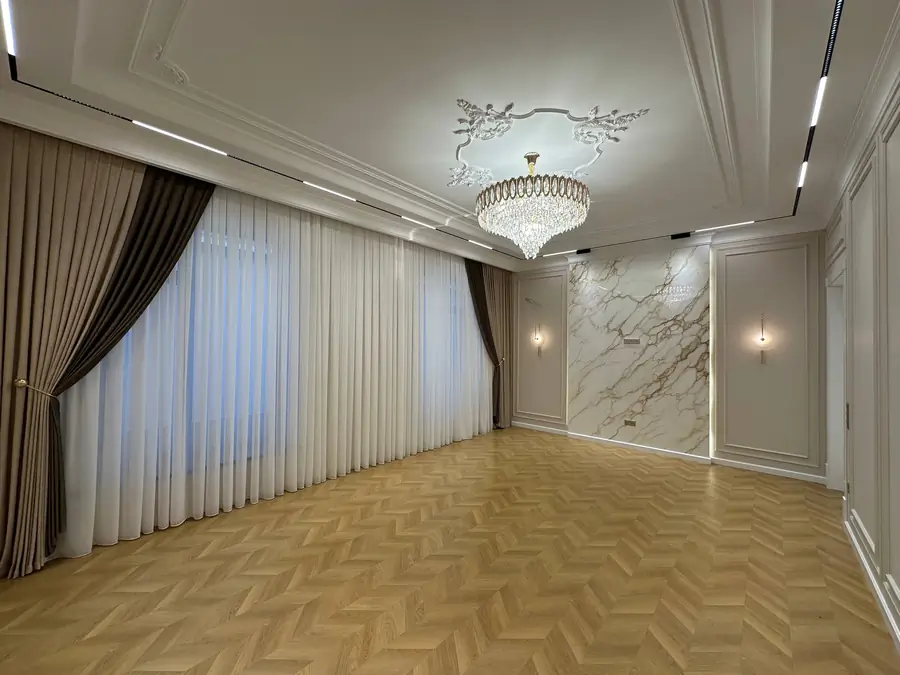 Продается 2-этажный дом − 368 м²