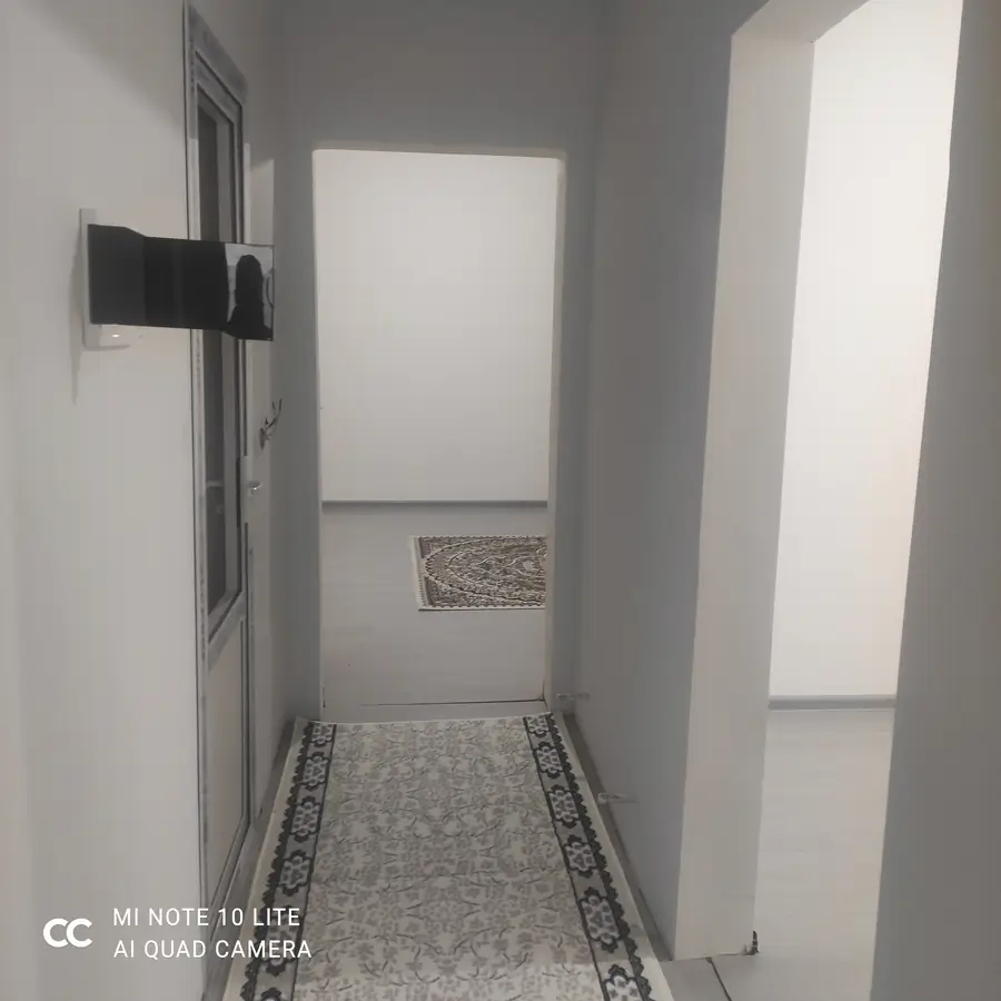2 xonali kvartira sotiladi − 52.6 m²
