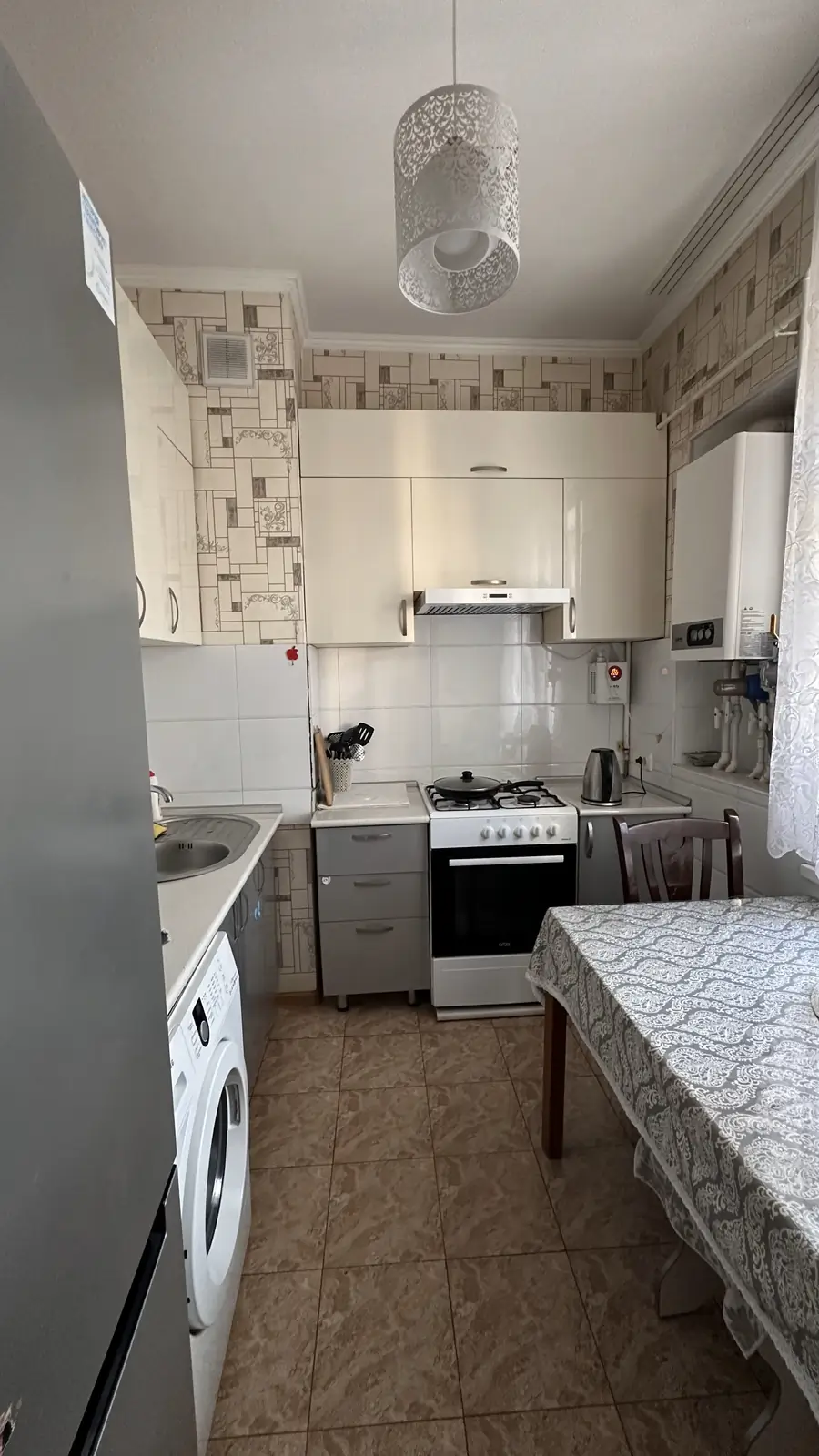 Продается 2-комнатная квартира − 50 м²