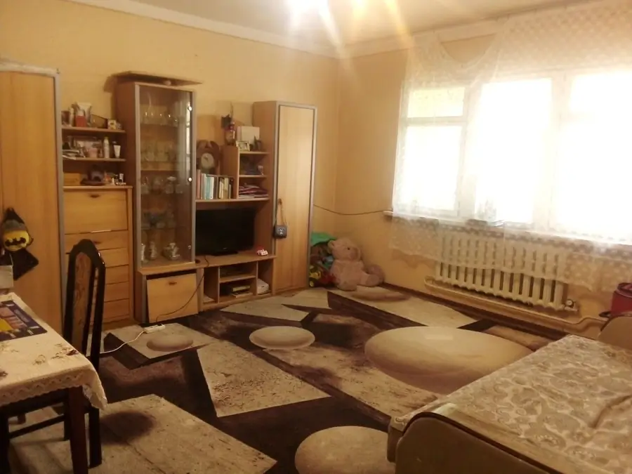 Продается 2-комнатная квартира − 60 м²