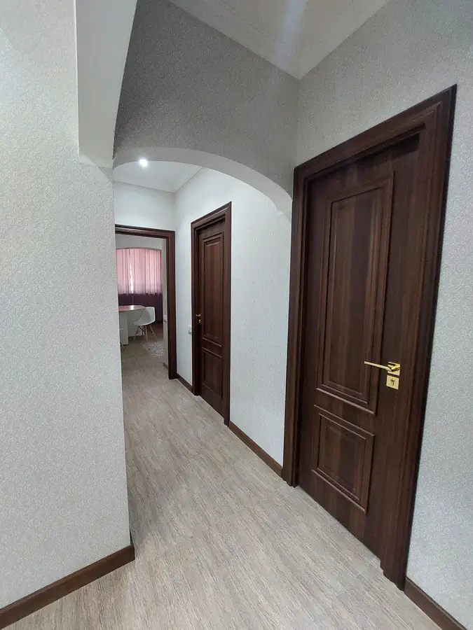 3 xonali kvartira sotiladi − 92 m²