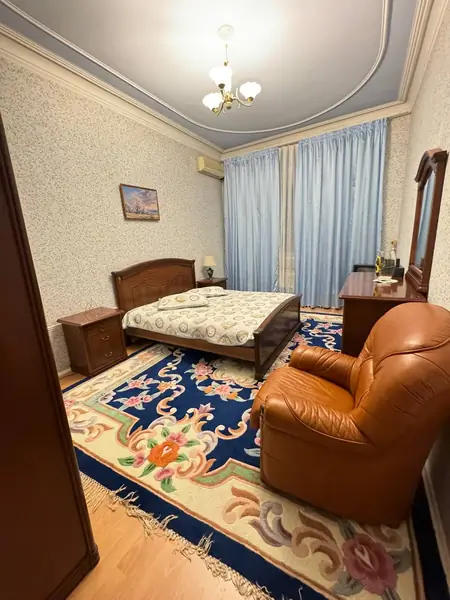 3-комнатная квартира − 140 м², 4/4 этаж