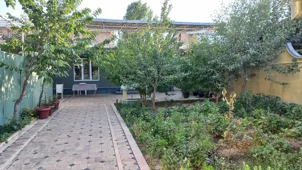 2 qavatli uy − 250 m², 6 sot. 
