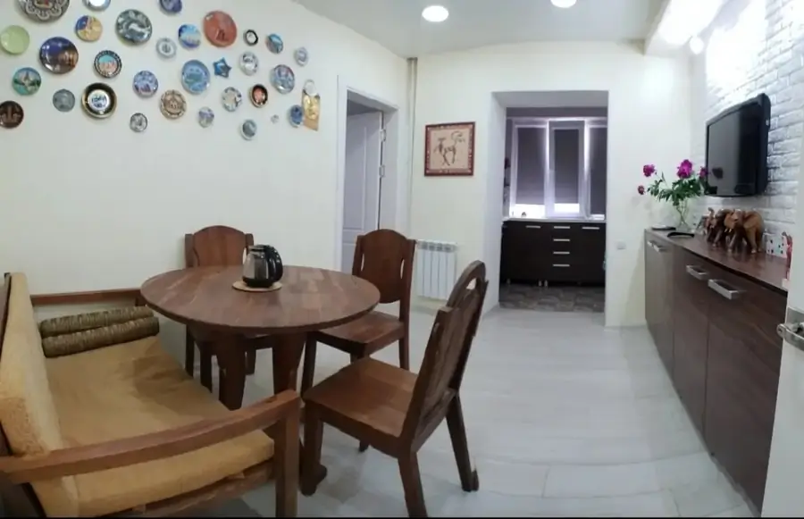 Продается 3-комнатная квартира − 80 м²