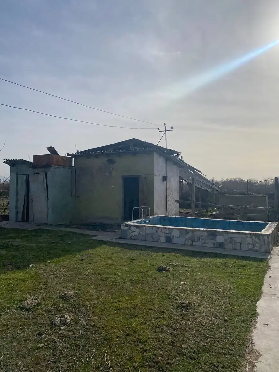 2 qavatli uy sotiladi − 600 m²