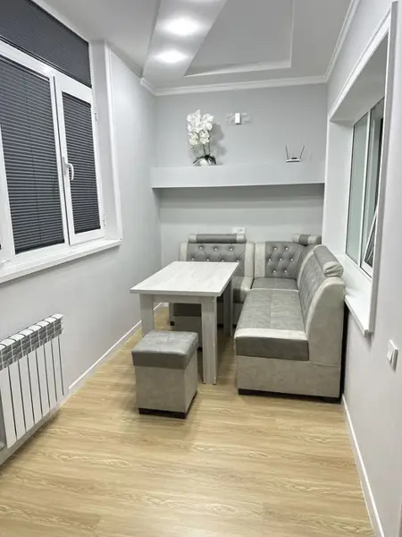 2-комнатная квартира − 53 м², 1/4 этаж