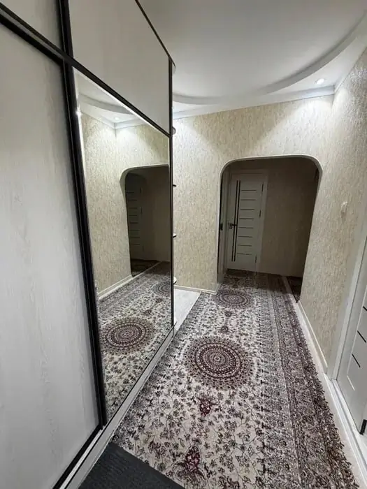 3 xonali kvartira sotiladi − 78 m²