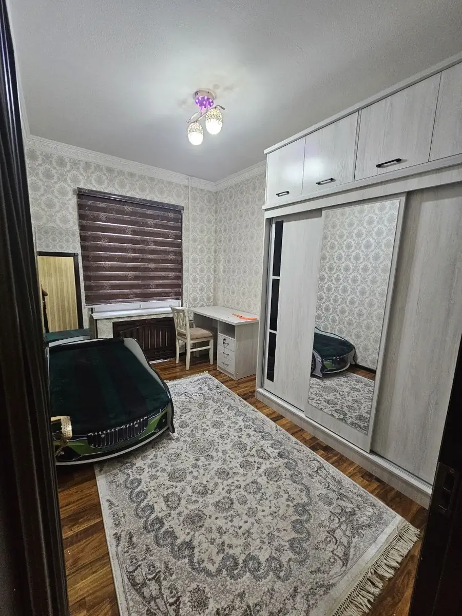 Сдается 4-комнатная квартира − 100 м²