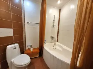 Ijaraga 4 xonali kvartira − 140 m²
