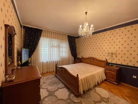 4-комнатная квартира − 150 м², 4/5 этаж