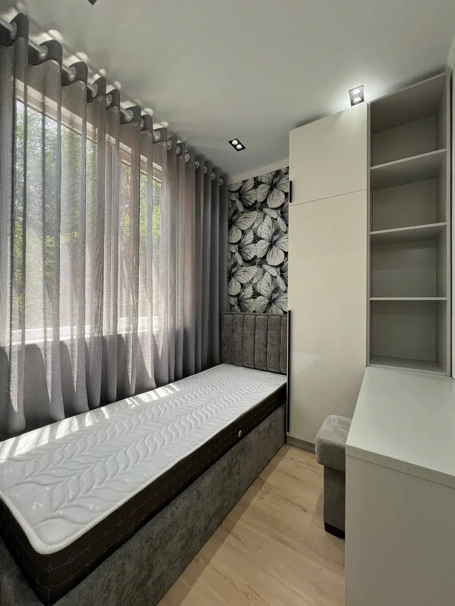 1 xonali kvartira sotiladi − 33 m²