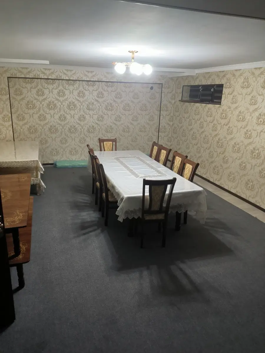 Ijaraga 2 qavatli uy − 460 m²