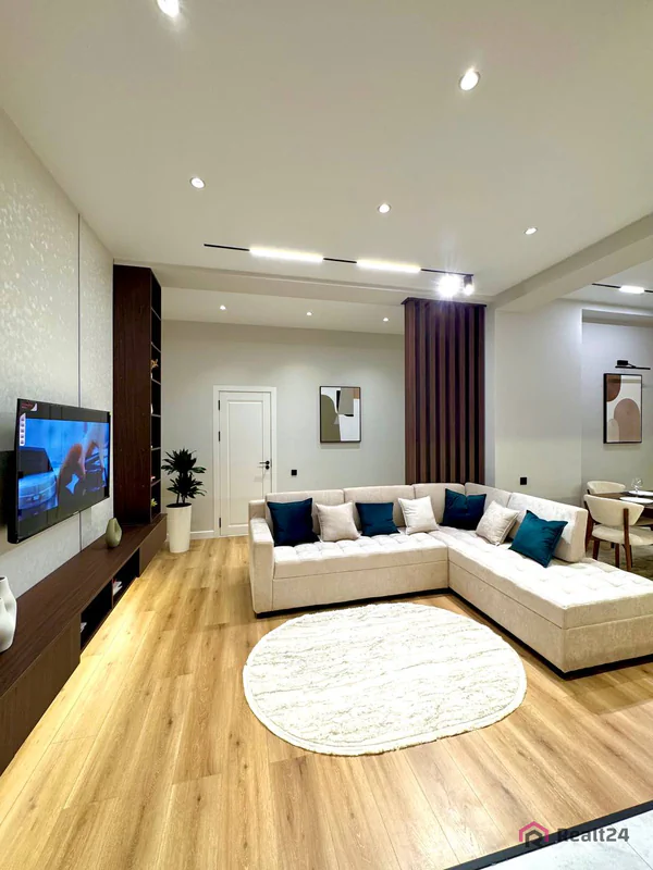 3 xonali kvartira sotiladi − 67 m²