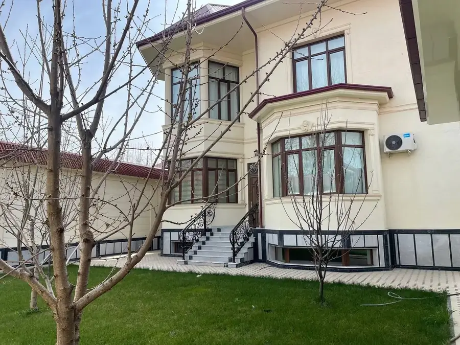 2 qavatli uy sotiladi − 600 m²