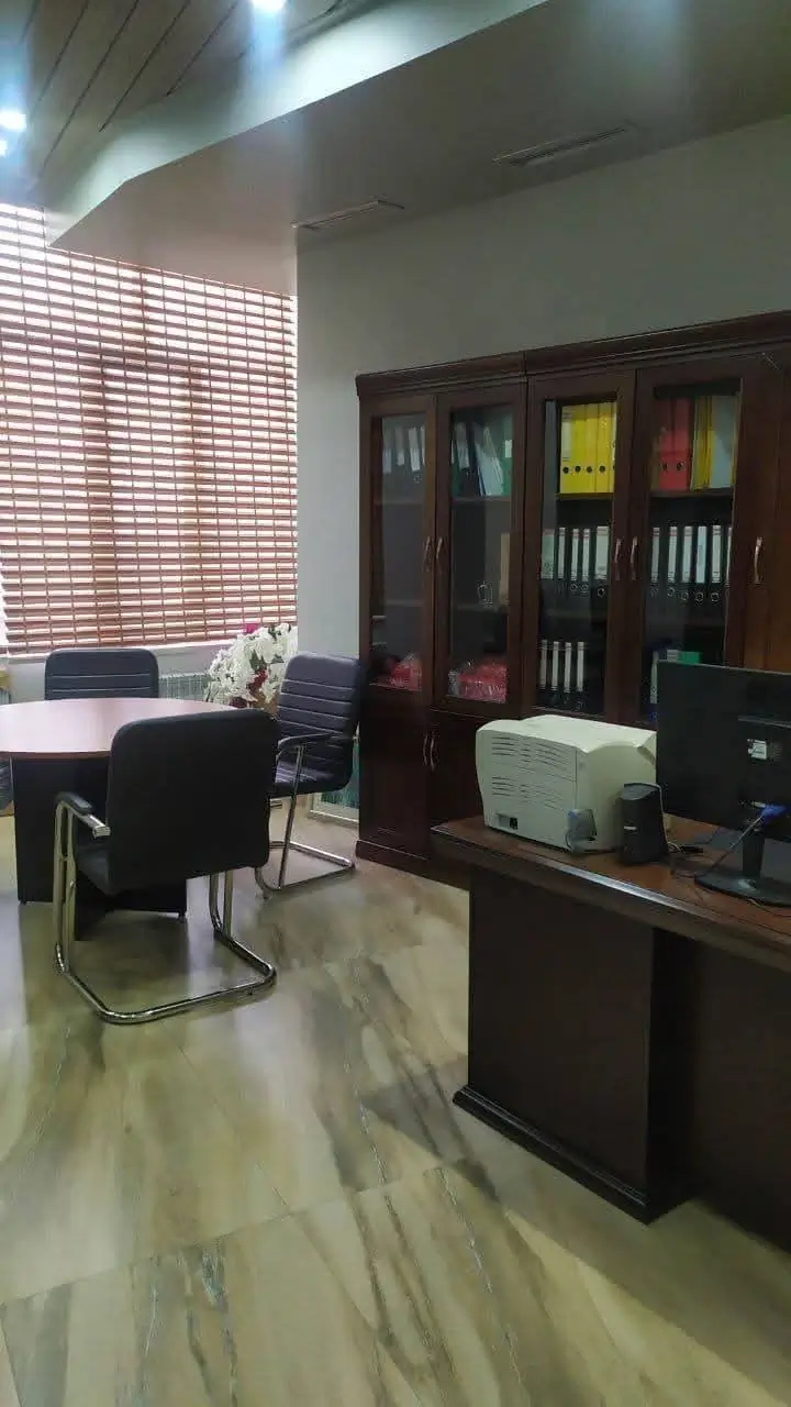 Ijaraga ofis − 253 m²