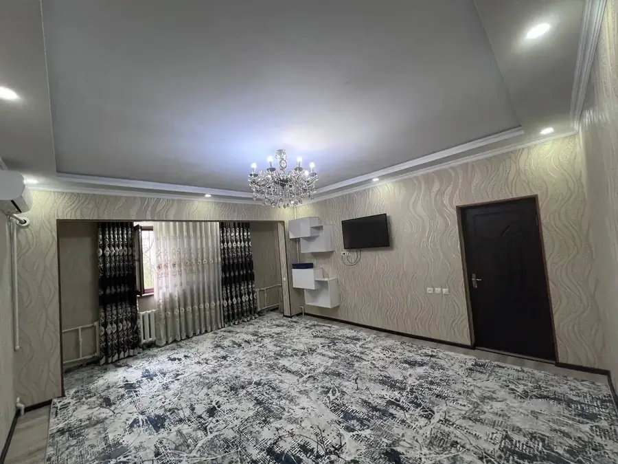 Продается 2-комнатная квартира − 62 м²