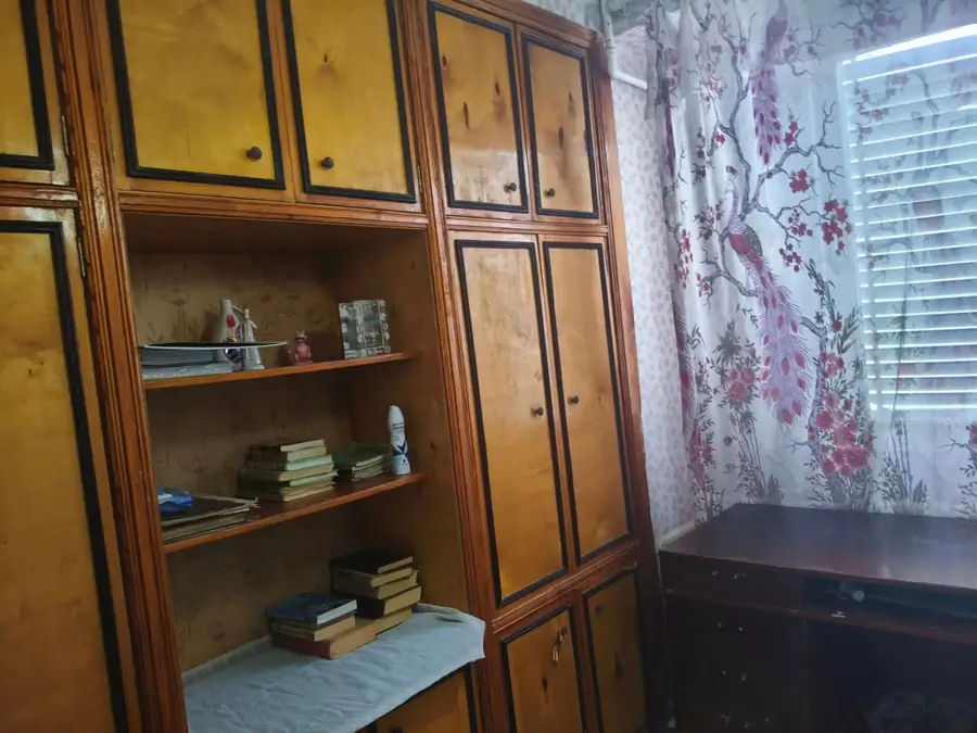 3 xonali kvartira sotiladi − 83 m²