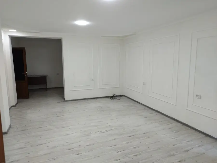 Ijaraga ofis − 90 m²