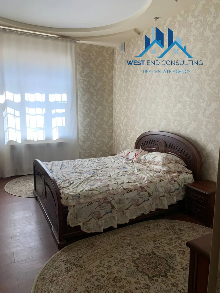 Ijaraga 3 qavatli uy − 350 m²
