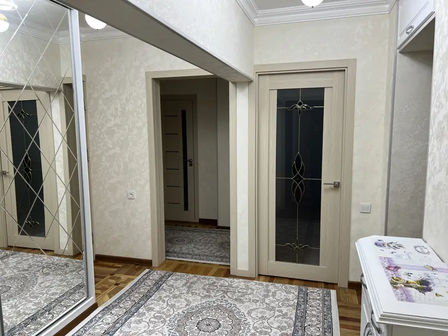 Сдается 3-комнатная квартира − 100 м²