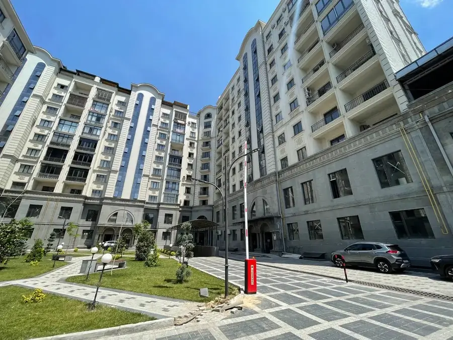 Продается 3-комнатная квартира − 99 м²