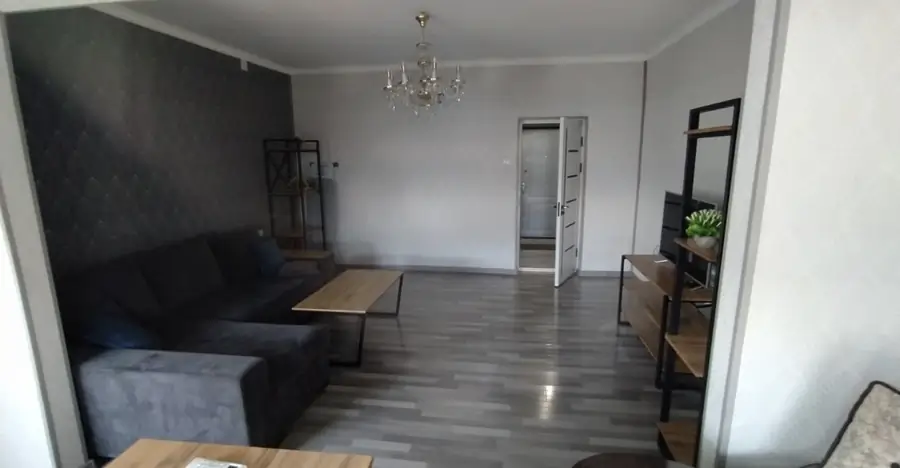 Сдается 2-комнатная квартира − 70 м²