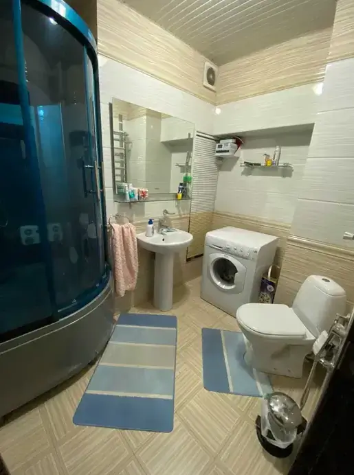 Продается Более 5-комнатная квартира − 120 м²