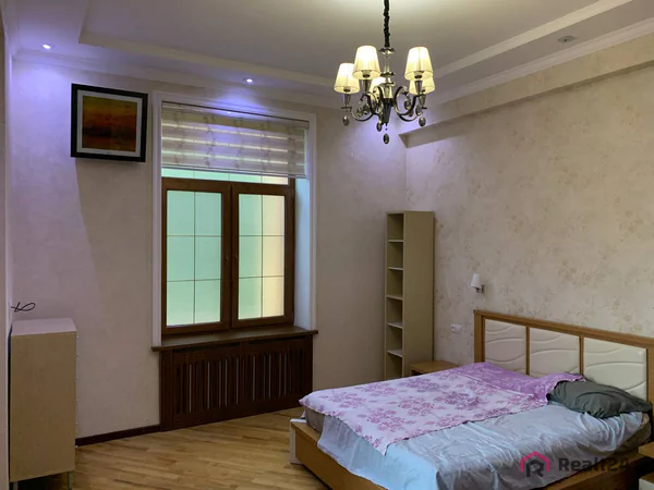 Ijaraga 2 qavatli uy − 500 m²